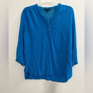 Kenneth Cole Blouse Women M Small Blue V-Neck Button Long Sleeve Pockets Casual